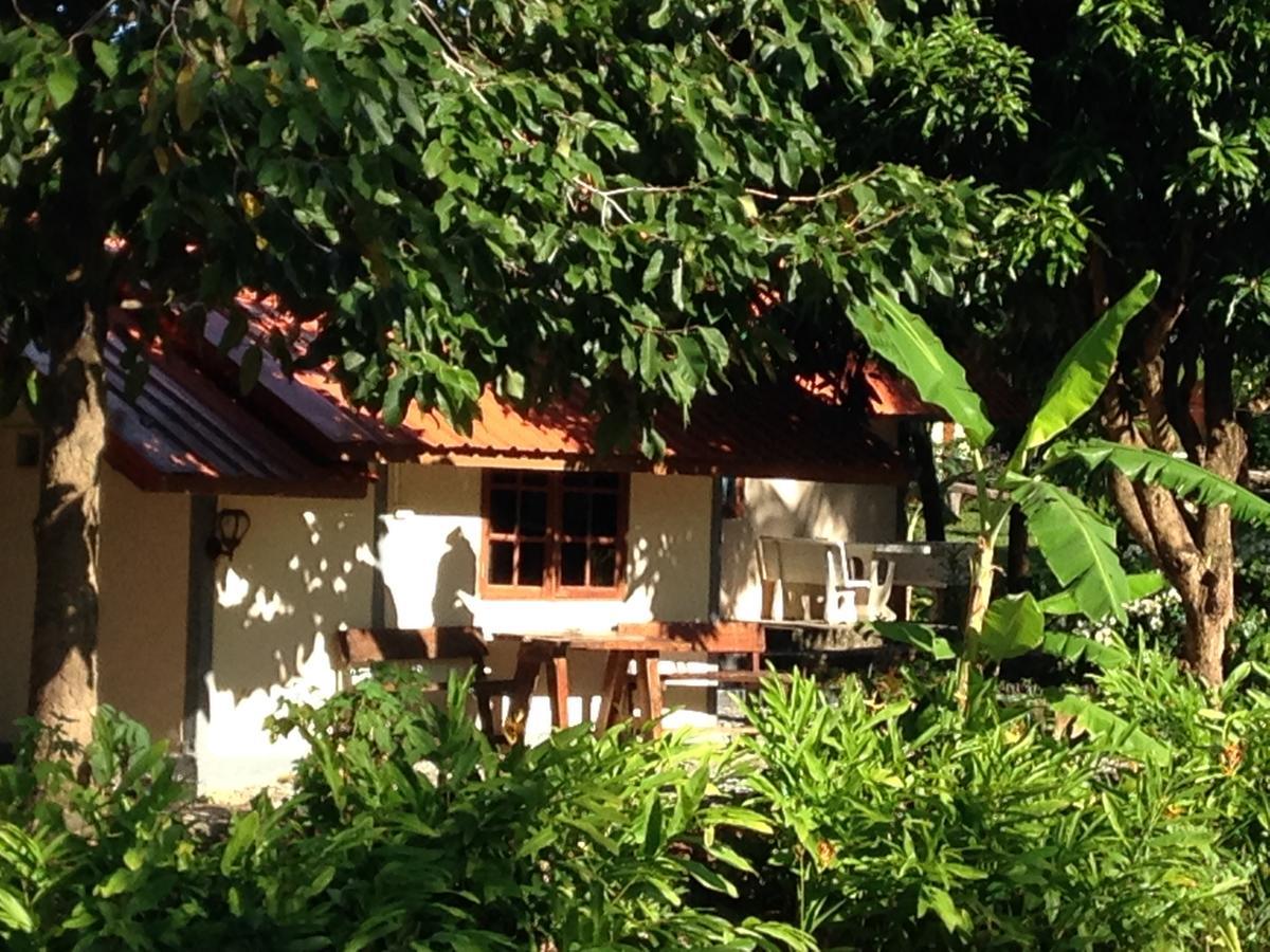 Areeya Resort Watthana Nakhon Exterior photo
