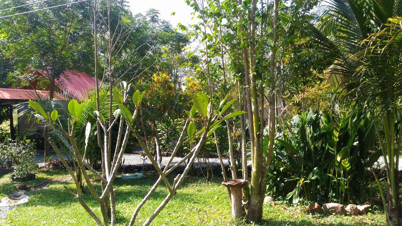 Areeya Resort Watthana Nakhon Exterior photo
