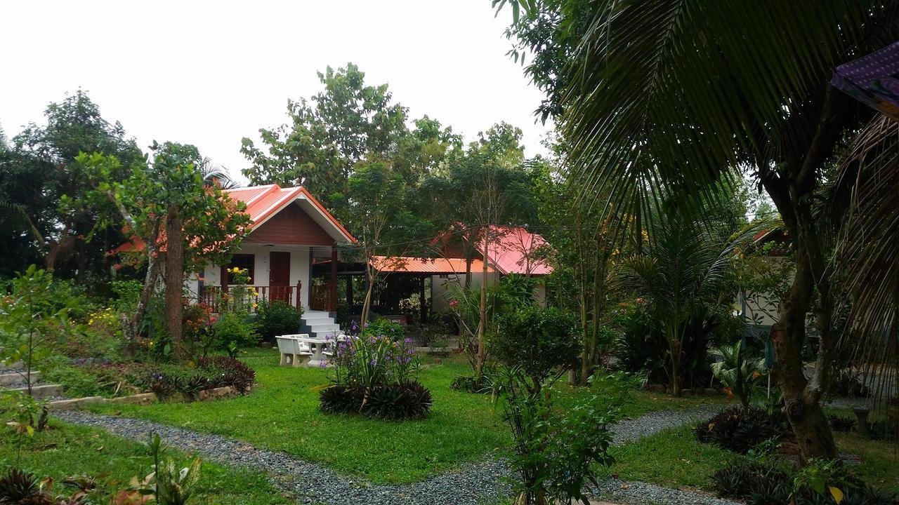 Areeya Resort Watthana Nakhon Exterior photo
